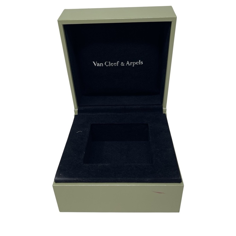 Van Cleef & Arpels Large Bracelet Jewelry case green Empty Box authentic 4.5x4.5